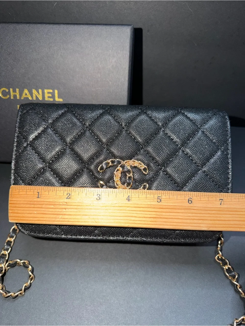 Chanel beaute makeup bag cosmetic chain quilted leather wallet on chain - Picture 9 of 11